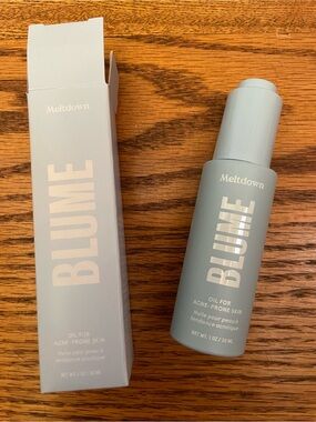 Blume Meltdown Oil Primer for Acne-Prone Skin — Light Blue